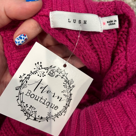 *NEW* Open Back LUSH Sweater - Picture 6 of 6